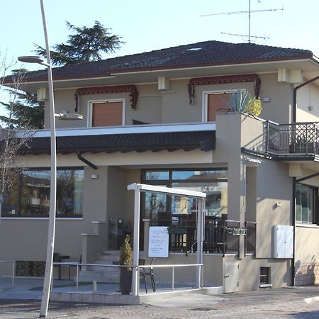 Hotel Margherita Meuble 西尔米奥奈 外观 照片