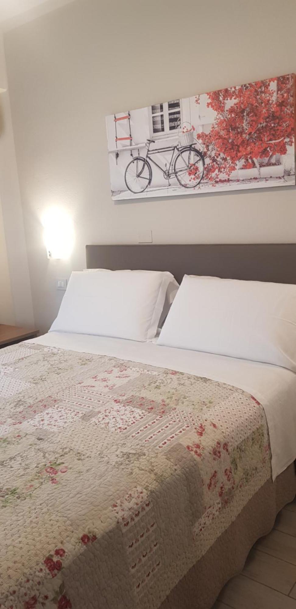 Hotel Margherita Meuble 西尔米奥奈 外观 照片