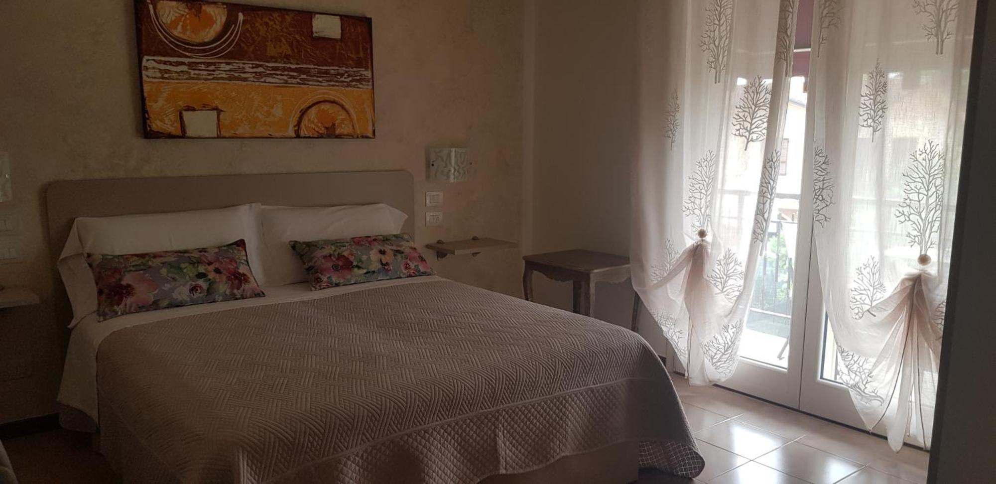 Hotel Margherita Meuble 西尔米奥奈 客房 照片