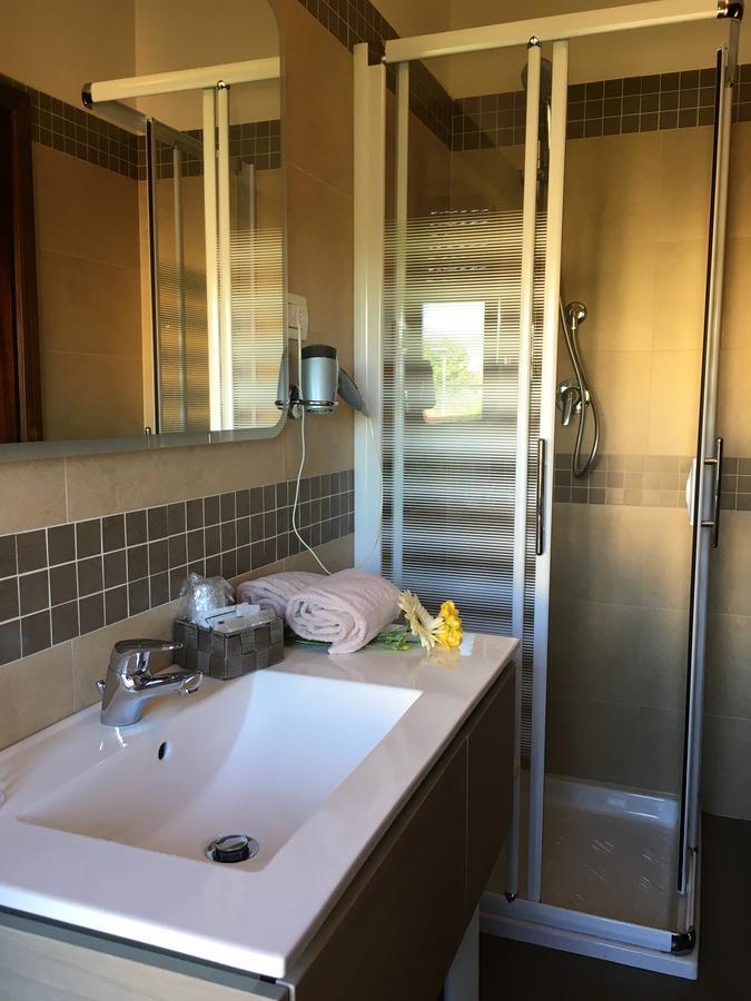 Hotel Margherita Meuble 西尔米奥奈 外观 照片