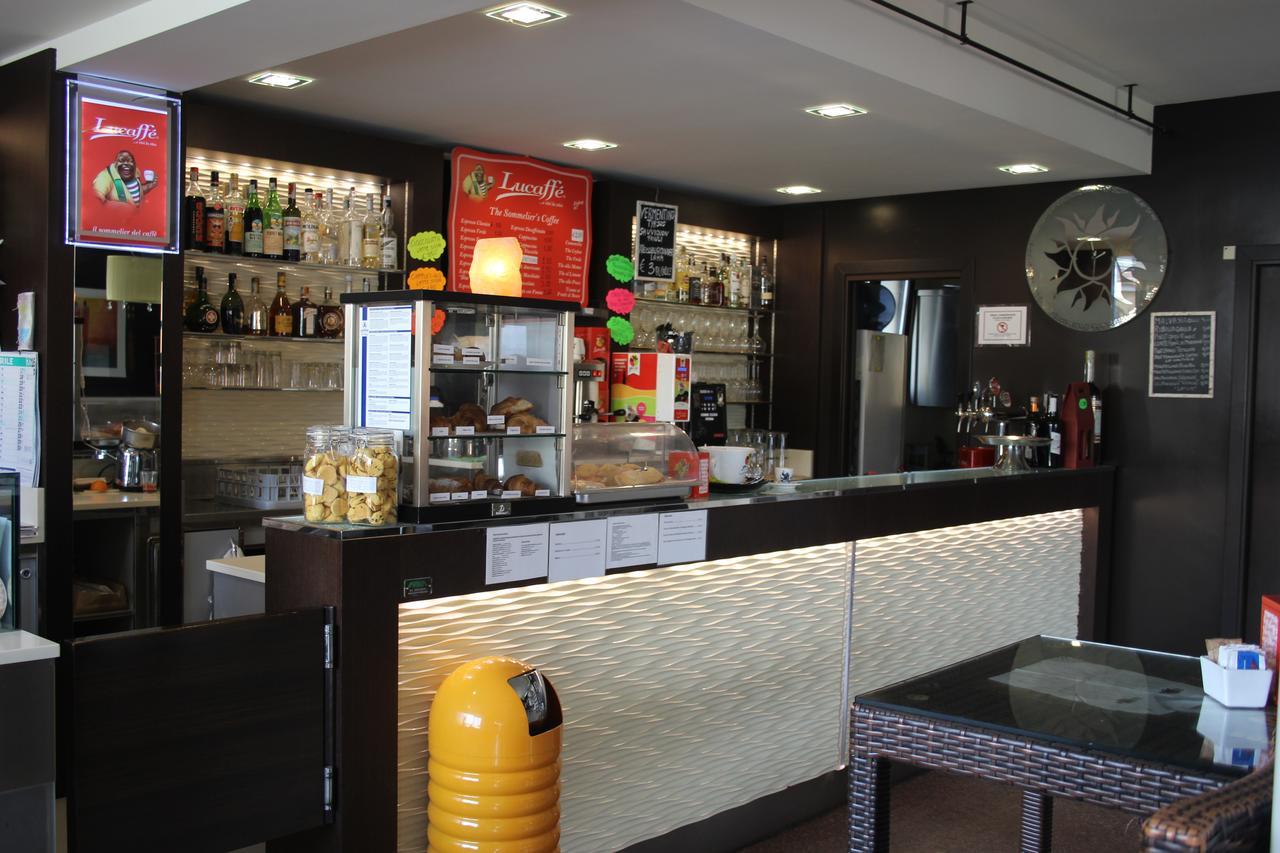 Hotel Margherita Meuble 西尔米奥奈 外观 照片