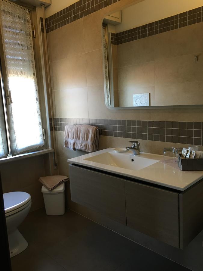 Hotel Margherita Meuble 西尔米奥奈 外观 照片