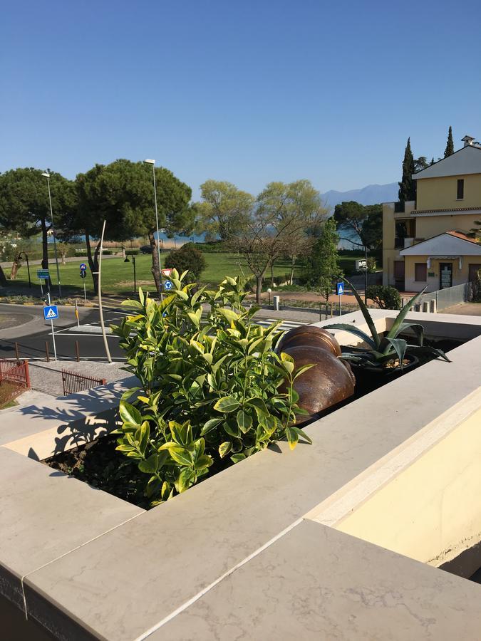 Hotel Margherita Meuble 西尔米奥奈 外观 照片